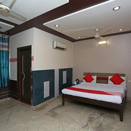 Sheel Gopal Vision Hotel Mathura Eksteriør billede