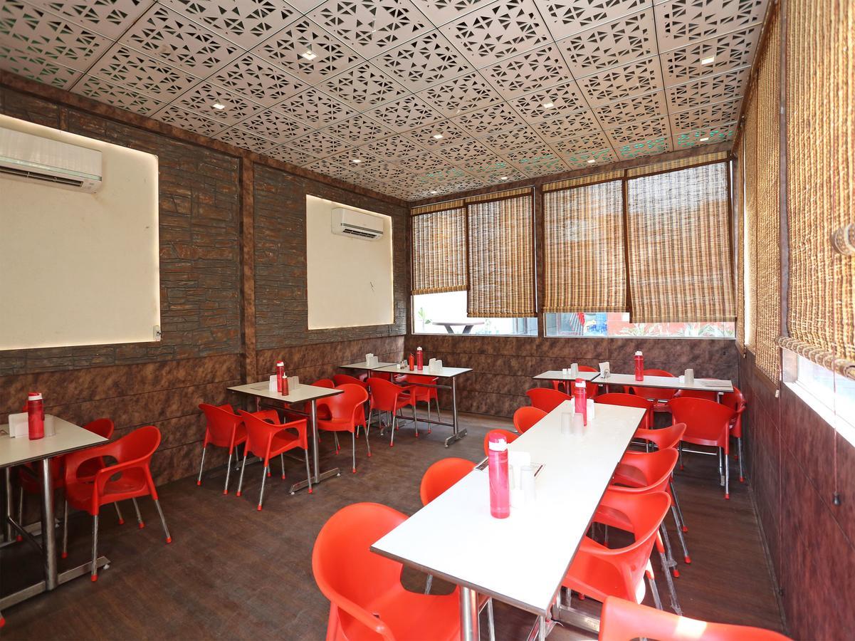 Sheel Gopal Vision Hotel Mathura Eksteriør billede