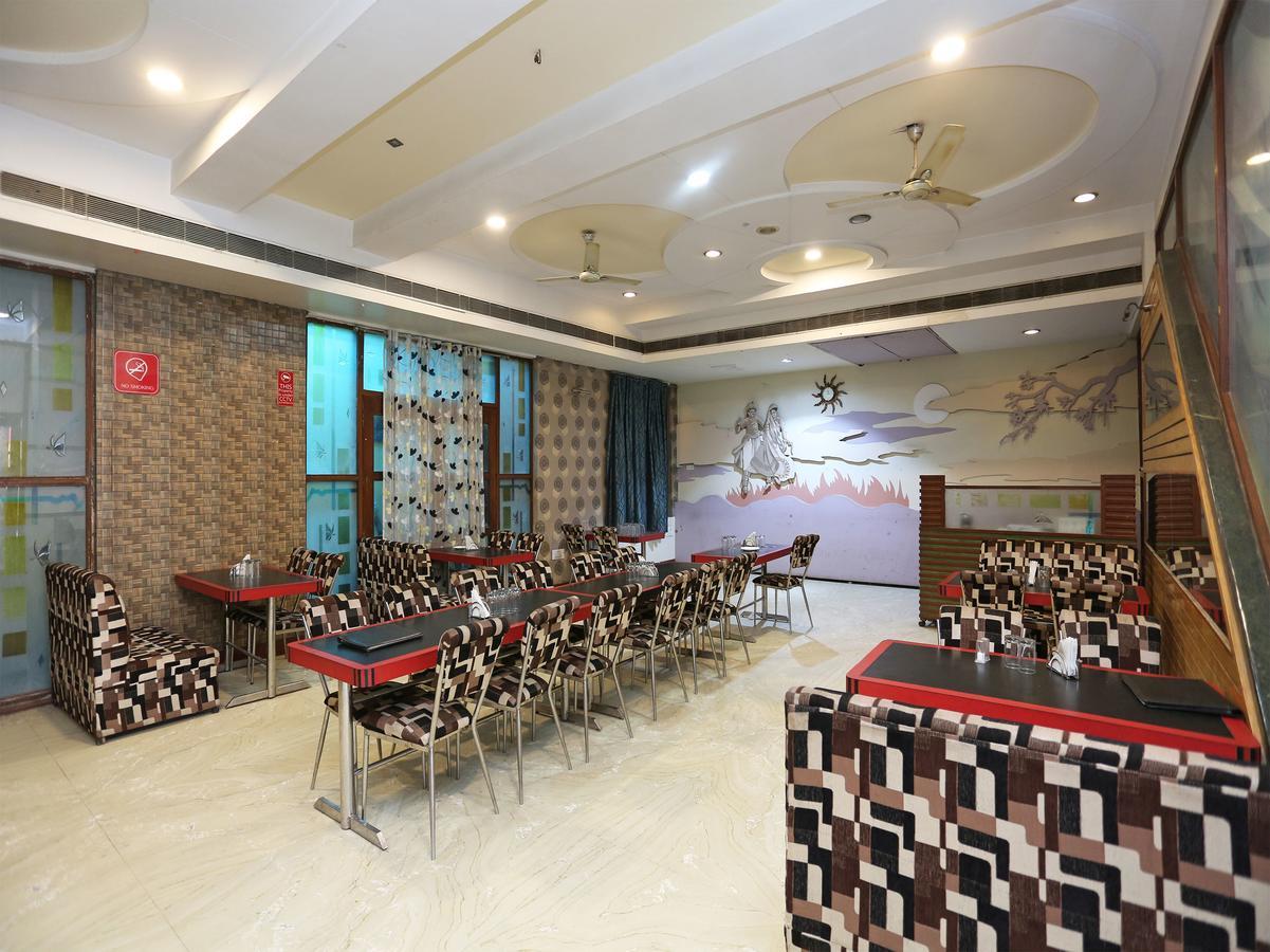 Sheel Gopal Vision Hotel Mathura Eksteriør billede