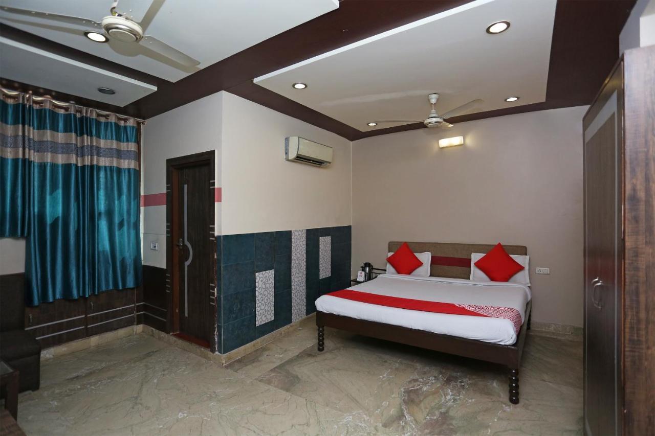 Sheel Gopal Vision Hotel Mathura Eksteriør billede
