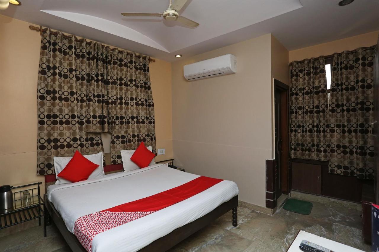 Sheel Gopal Vision Hotel Mathura Eksteriør billede