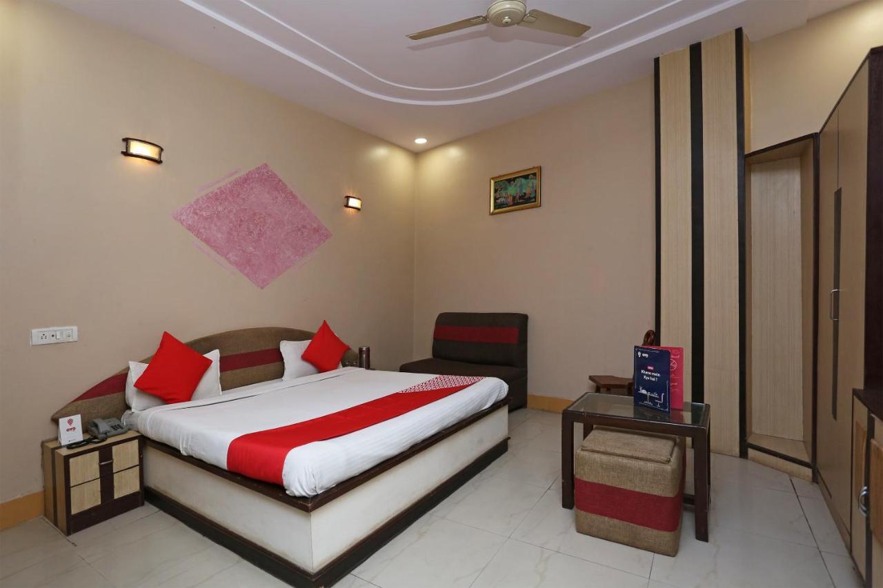 Sheel Gopal Vision Hotel Mathura Eksteriør billede