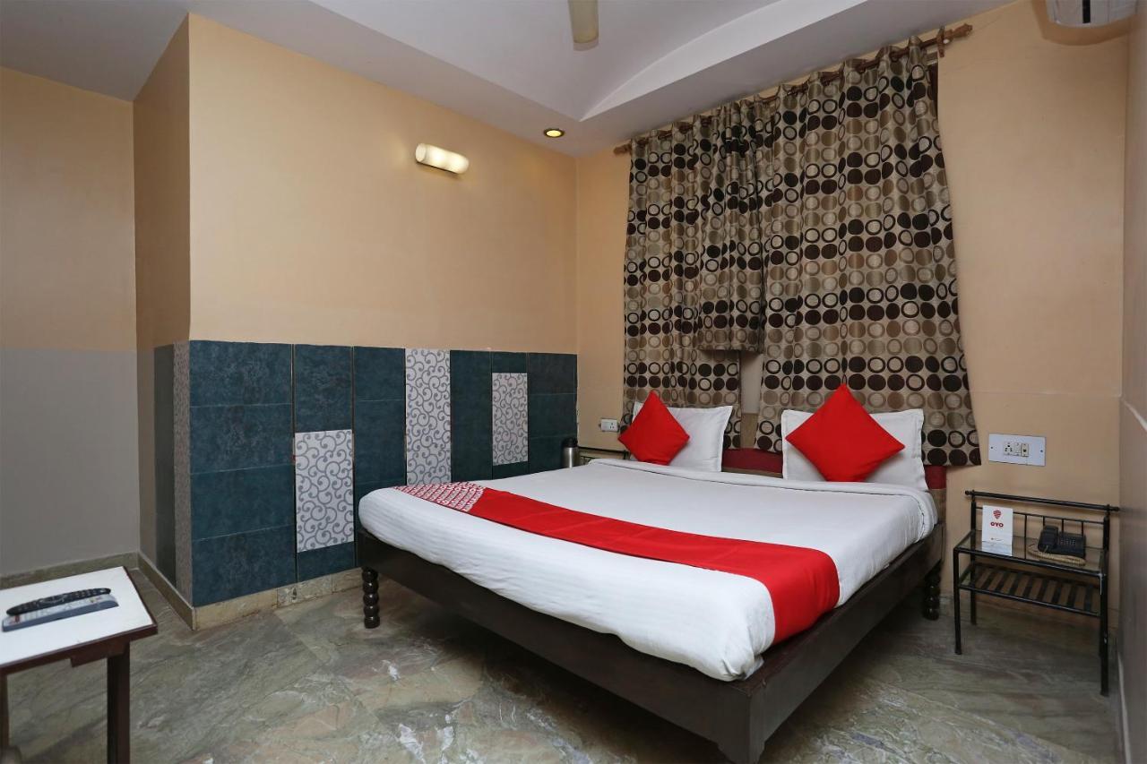 Sheel Gopal Vision Hotel Mathura Eksteriør billede